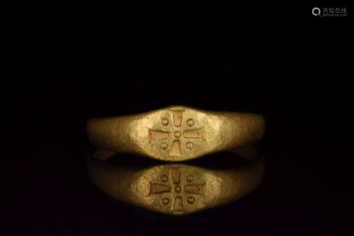 CRUSADERS GOLD RING WITH TEMPLAR CROSS