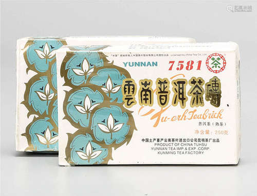 2008年  中茶7581普洱熟茶砖