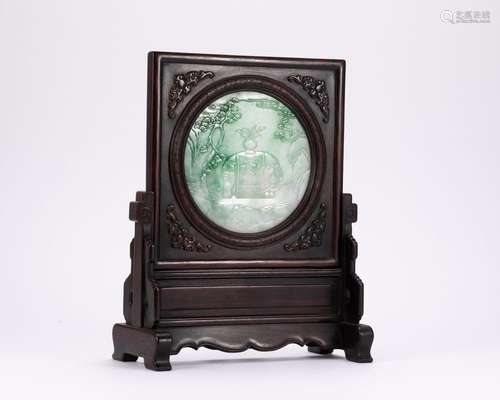 Red sandalwood inlaid with emerald screen insert in the Qing...