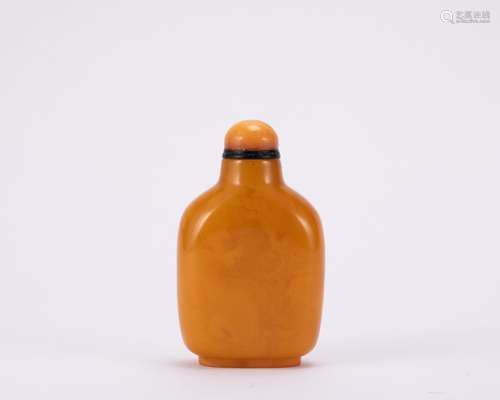 Qing Dynasty Honey Wax Snuff Bottle