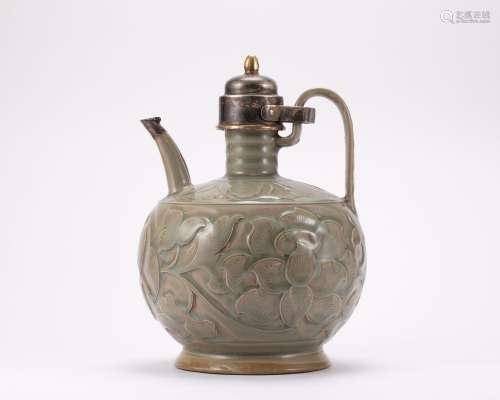 Cowpea Red Bottle of the Qing Dynasty