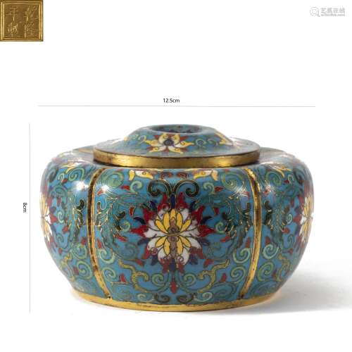 A CHINESE CLOISONNE LIDDED BOX