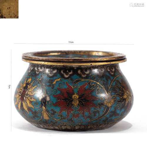 A CHINESE CLOISONNE JAR