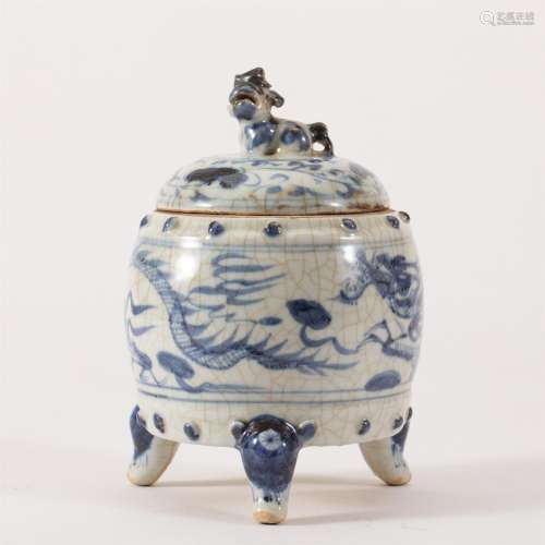 A CHINESE BLUE AND WHITE PORCELAIN INCENSE BURNER