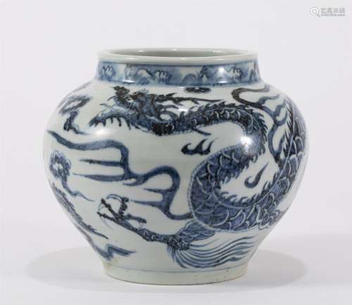 A CHINESE BLUE AND WHITE PORCELAIN DRAGON JAR