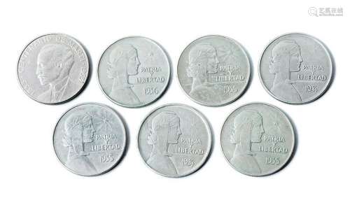 Lote de siete monedas de plata (900 mil). República de CUBA,...