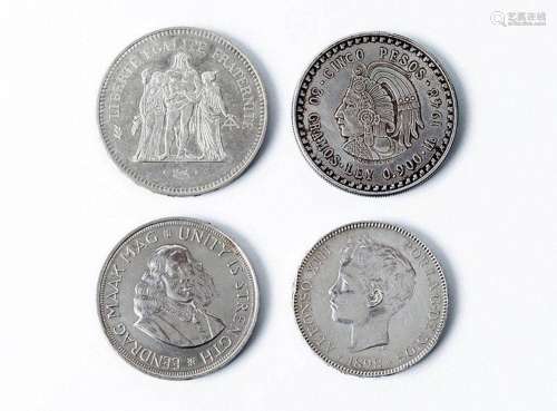 Lote de cuatro monedas de plata 900 mil: 1) España, Alfonso ...