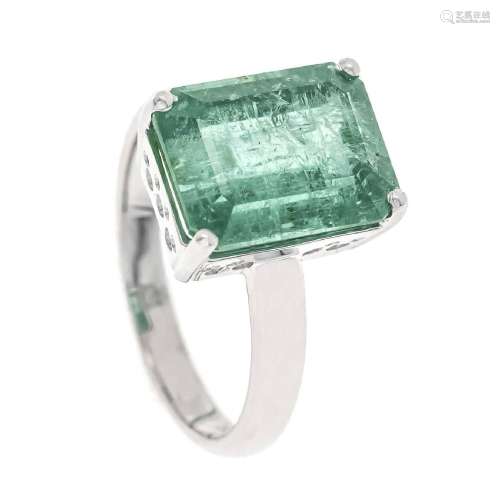 Emerald ring WG 750/000 with an em