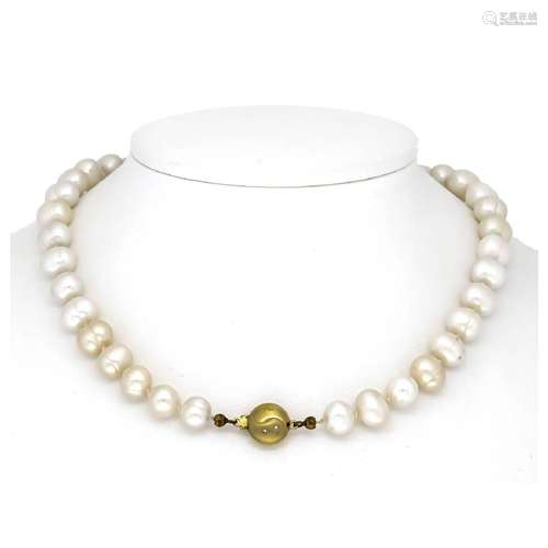 Pearl necklace with pin clasp GG 5