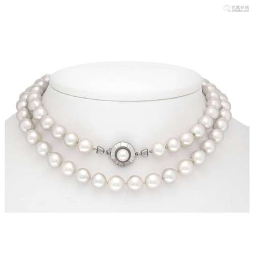 Akoya pearl necklace with pin clas