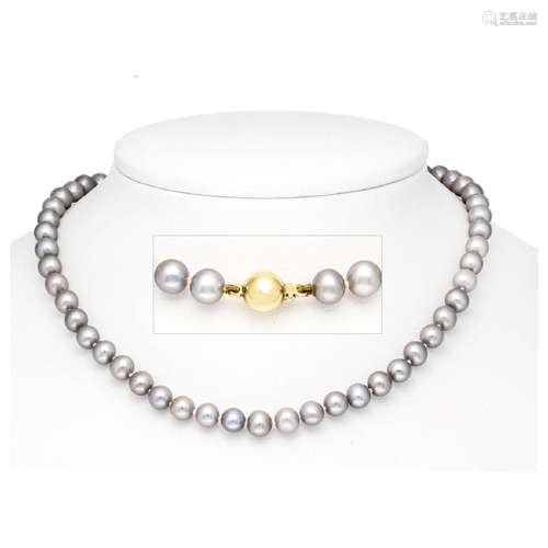 Pearl necklace with pin clasp GG 5