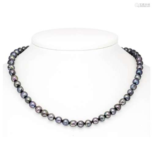 Cultured pearl necklace with pin c