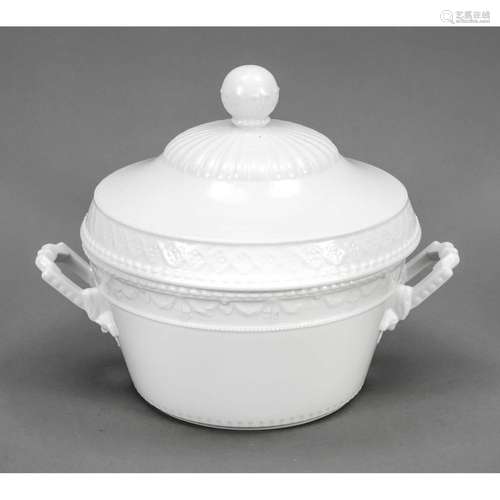 Large round lidded tureen, KPM Be