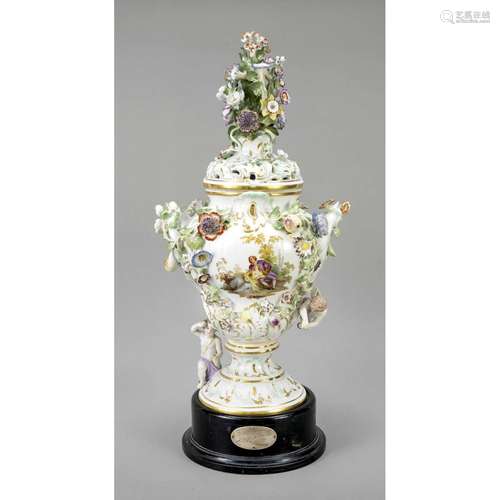 Potpourri lidded vase with cupids