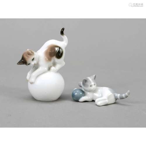 Two cat figurines, 20th c., playi