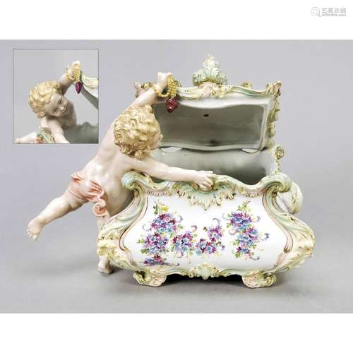 Figural lidded box, w. France, la