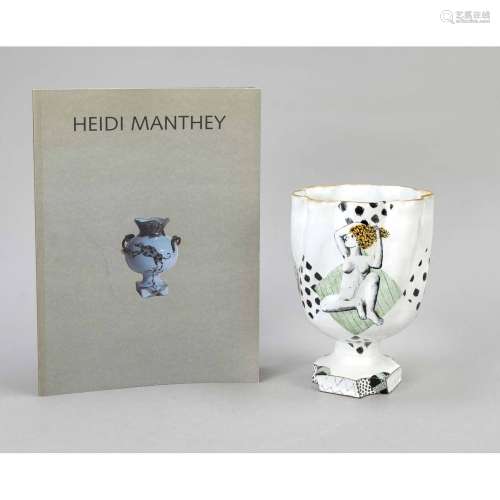 Wavy foot vase, Heidi Manthey, si