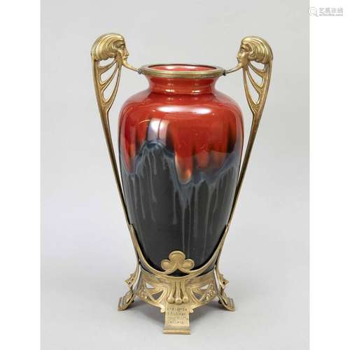 Art Nouveau vase with bronze moun