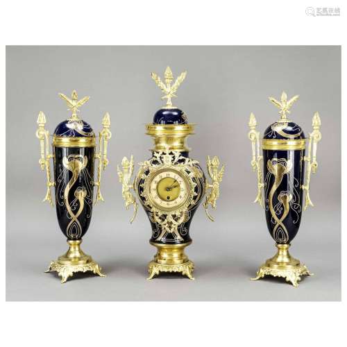Set of vases and pendulums, 2nd hal