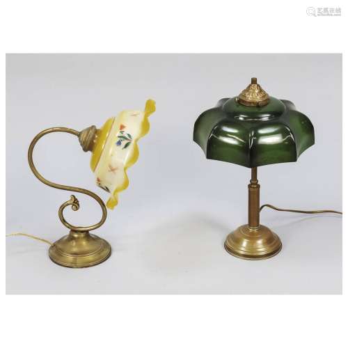 2 lamps. End of 19th/20th c., 1 x
