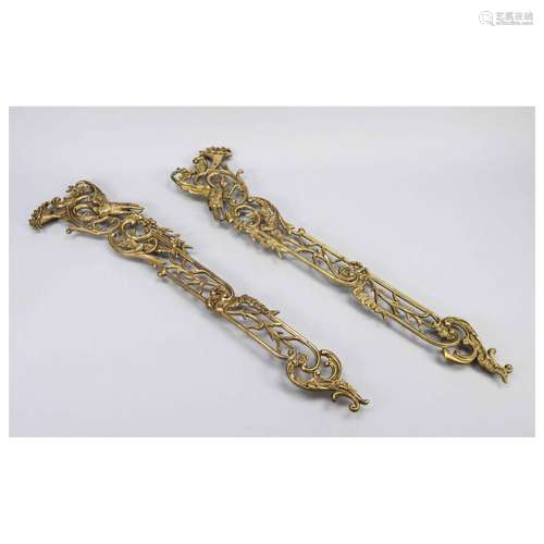 Pair of ornamental applications, l