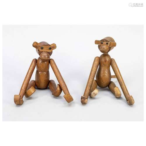 2 monkeys made of wood, probably D