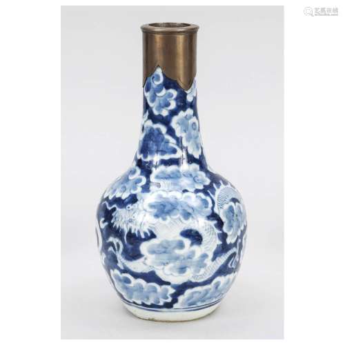 Dragon vase, China, Ming/Qing dynas