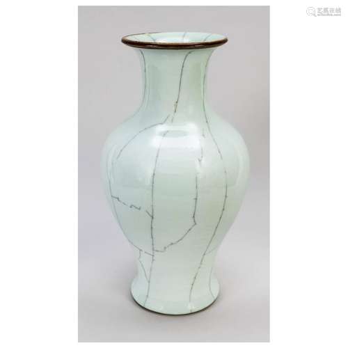 Large celadon vase in Longquan styl