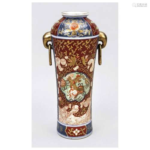 Large Imari bottle vase, China, pro