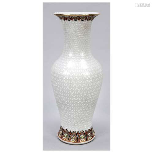 Large Kutani design vase, Japan, pr