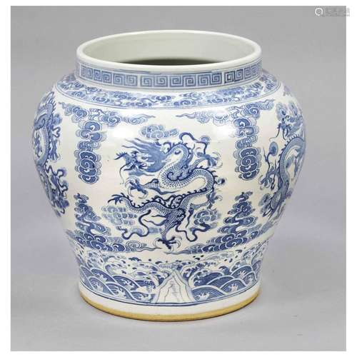 Dragon planter, China, 20th c., por