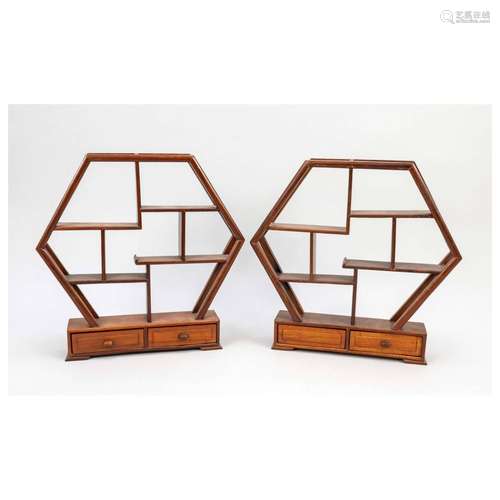 Pair of honeycomb jade shelves, Chi