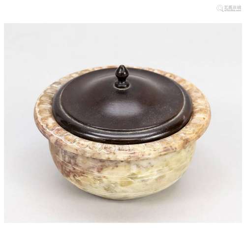 Serpentine bowl, China, date uncert