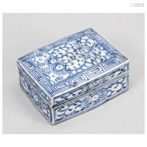 Rectangular lidded blue and white b