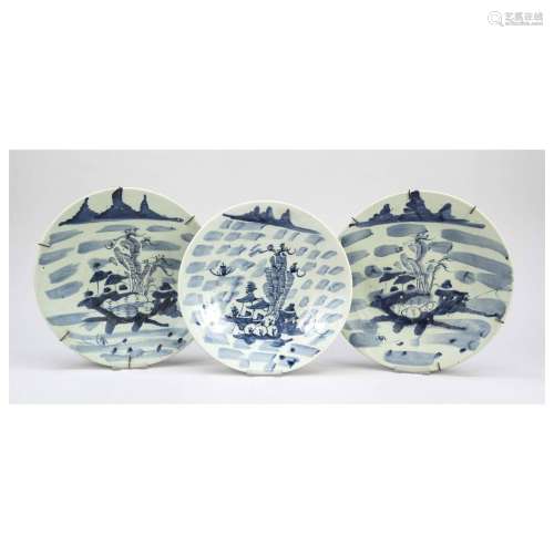 Plate triplet, China, Ming dynasty(