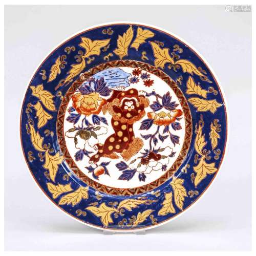 Imari plate, China, 20th c., porcel