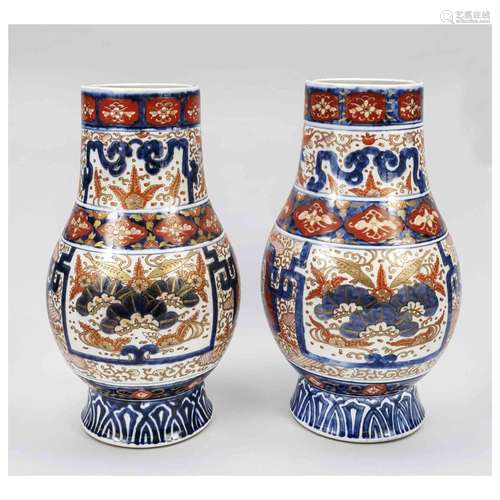 Pair of Imari vases in Hu form, Jap