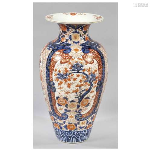 Large Imari vase, Japan, Edo period