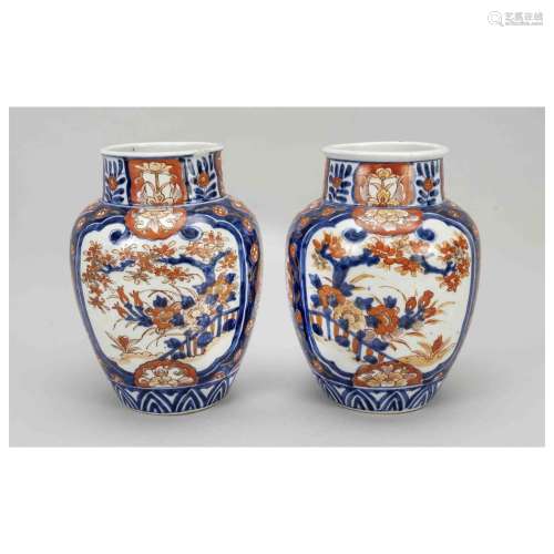 Pair of Imari vases, Japan, 19th c.
