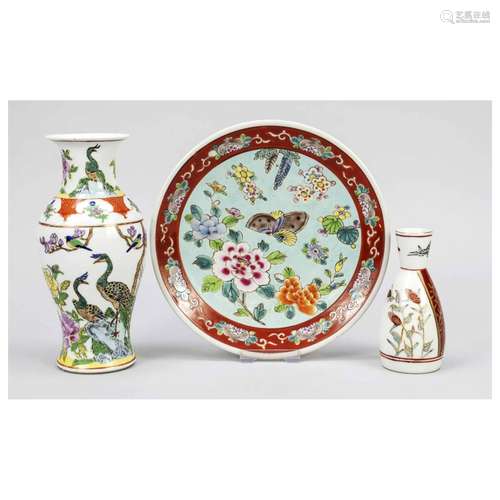 A plate and two vases, China, 20th