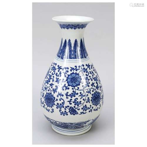 Ming dynasty style vase, China, 20t