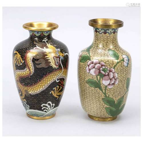 2 enamel cloisonné vases, China, 1s