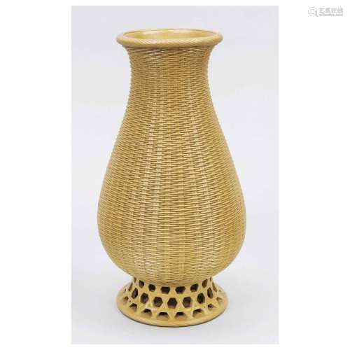 Willow rod vase, China, 20th c., pr
