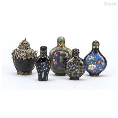 5 Snuffbottles, China, probably aro