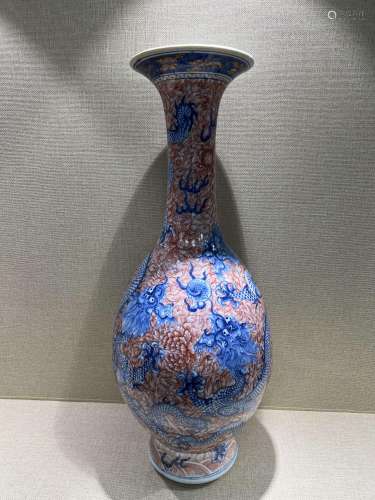 18世纪 青花矾红云龙戏珠纹大橄榄瓶