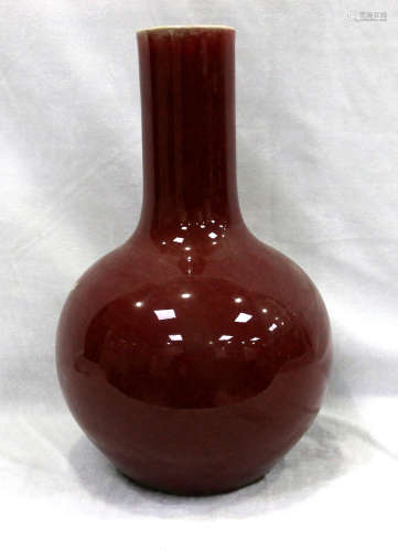 清 霁红釉天球瓶