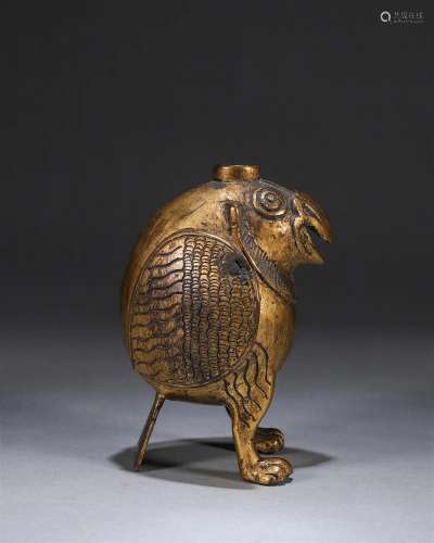A gilding copper bird shaped water pot