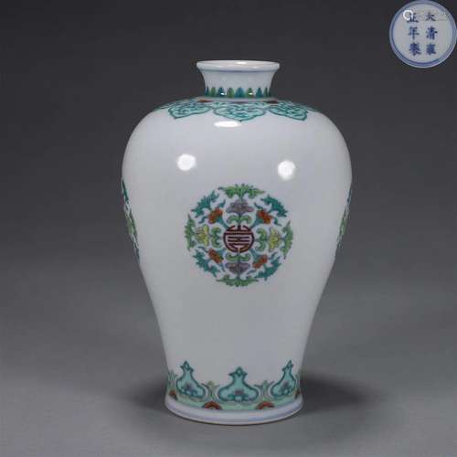 A doucai flower porcelain meiping