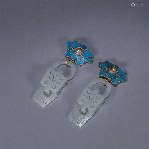 A pair of jade inlaid gilding silver tian-tsui earrings