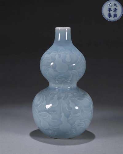 A celeste glaze porcelain gourd shaped vase